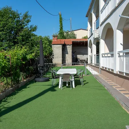 Apartament Alen Kaštela