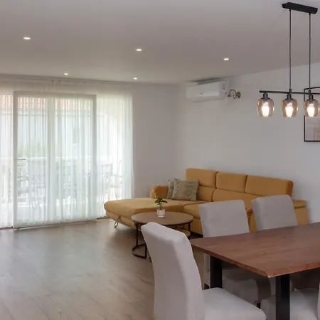 Apartament Alen Kaštela